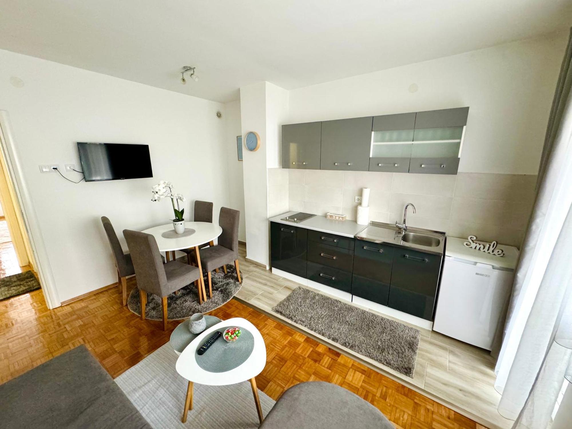 Gradiska Na Savi Apartmani I Sobe Exterior foto
